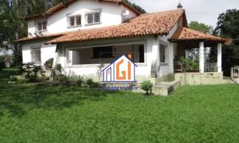 Imagem: Casarão com 6 quartos com terreno de 4.630,00m2