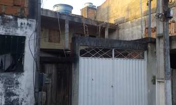 Imagem 3: 4 dormitórios, 2 banheiro, 2 vagas na garagem