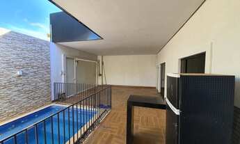 Imagem: Casa de 04 Quartos com Piscina