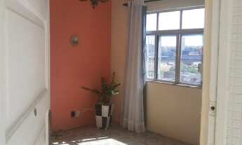 Imagem 4: Apto 3/4, dependência completa, armários, escada e garagem + estacionamento. Cond. Cataven