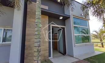 Imagem 2: Casa térrea espetacular com 5 suítes e piscina no condomínio fechado Residencial Primaver