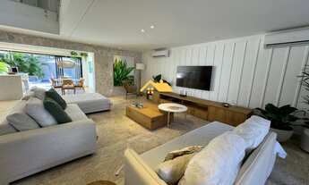 Imagem: Casa Alto Padrão com Piscina Privativa