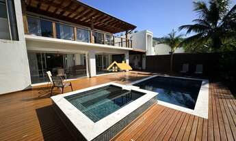 Imagem: Casa de Luxo em Condomínio à Venda em