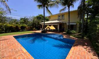 Imagem: Casa de luxo no condomínio Baleião na