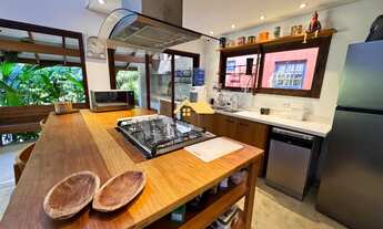 Imagem 7: Casa de Luxo em Condomínio à Venda em Camburi, São Sebastião-SP: 5 Quartos, 3 Suítes, 4 Ba