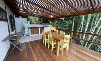 Imagem 2: Casa com vista em condomínio em Juquehy, São Sebastião-SP: 2 quartos, 2 suítes, 2 salas