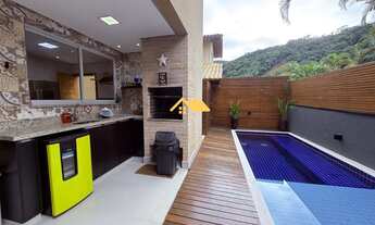 Imagem: Casa com piscina em Camburi, São Sebastião-SP