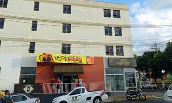 Imagem: Prédio comercial de 3 andares no centro