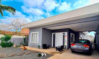 Imagem 2: Casa Alto Padrão à venda em Guaratuba-PR, bairro Piçarras: 3 quartos, 1 suíte, 2 salas, 2