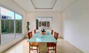 Imagem 5: Casa Alto Padrão à venda em Guaratuba-PR, bairro Piçarras: 3 quartos, 1 suíte, 2 salas, 2