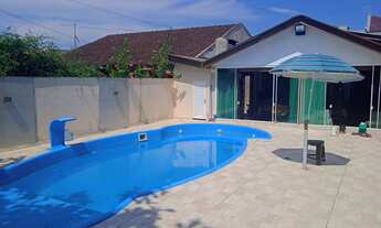 Imagem: Casa com piscina em Guaratuba próximo a