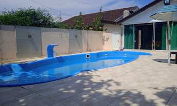 Imagem 3: Casa com piscina em Guaratuba próximo a praia, com 5 quartos sendo 2 suítes