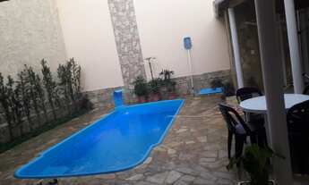 Imagem 4: Imperdível! Sobrado com piscina à venda em Guaratuba-PR, no bairro Coroados - Iemanja. 2 q