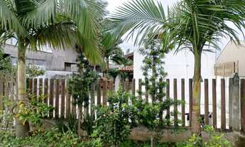 Imagem 4: Imperdível! Venda de 3 Casas em Terreno Único a 50m da Praia em Guaratuba-PR, Bairro Coroa