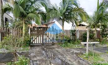 Imagem 2: Imperdível! Venda de 3 Casas em Terreno Único a 50m da Praia em Guaratuba-PR, Bairro Coroa