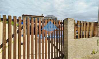 Imagem 2: Sobrado á venda com 3 quartos sendo 1 suíte e com piscina