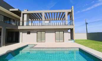 Imagem 3: Casa de Alto Padrão à Venda em Guaratuba-PR: 5 quartos, 5 suítes, 2 salas, 6 banheiros, 4