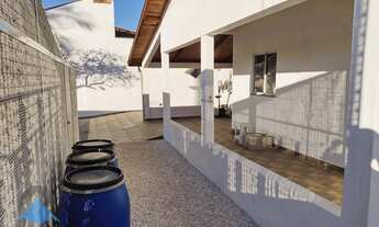 Imagem 5: Imperdível: Casa à venda em Guaratuba-PR, no bairro Coroados, com 4 quartos, 4 banheiros e