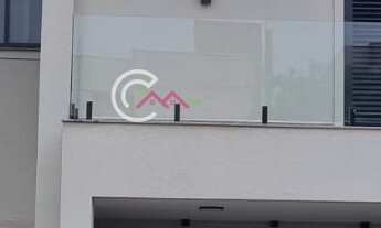 Imagem 1: Sobrado em condomínio fechado, com 300 m2, 4 suítes, escritório, depósito, 4 vagas de gara