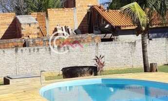 Imagem 6: Chácara com 330 m2 possui 4 quartos, 1 suíte, piscina, churrasqueira, poço artesiano, 5 va