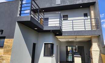 Imagem: Lindo sobrado em condomínio, com 4 dormitórios