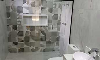 Imagem 3: Casa com 215 m2, 3 suítes sendo 1 closet, piscina, espaço gourmet c/ churrasqueira, 4 vaga