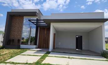 Imagem 2: Casa com 3 suítes, sendo 1 master, 182 m2, piscina, 4 vagas de garagem, espaço gourmet com