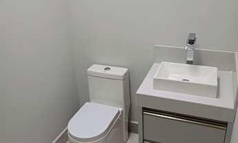 Imagem 5: Casa com 215 m2, 3 suítes sendo 1 closet, piscina, espaço gourmet c/ churrasqueira, 4 vaga