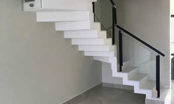 Imagem 4: Sobrado com 3 dormitórios, 180 m2, piscina, depósito, 2 vagas de garagem, entrada de servi