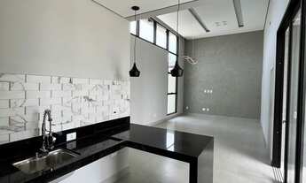 Imagem 2: Linda casa de esquina com 3 dormitórios, 131 m2, 1 suíte, piscina, 2 vagas de garagem, ent