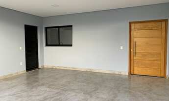 Imagem 2: Casa em condomínio com 134 m2, 3 suítes, 4 vagas de garagem, boiler solar, preparado para