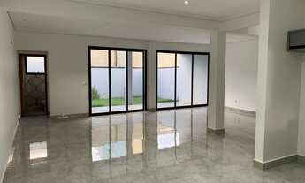 Imagem 5: Casa em condomínio com 134 m2, 3 suítes, 4 vagas de garagem, boiler solar, preparado para