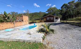 Imagem 3: Casa com Terreno de 720m² com piscina à Venda