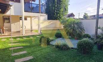 Imagem 3: Casa sobrado 240m² a apenas 15 minutos da Praia com piscina