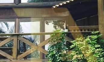 Imagem: Linda casa com piscina à venda em excelente