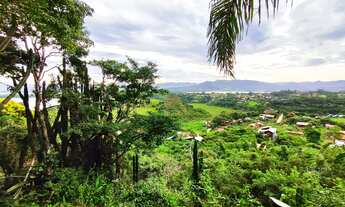 Imagem: Casa em meio a Natureza no Caminho do Rei