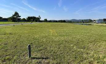 Imagem: Terreno de 450m² com fundos para o Lago