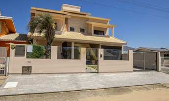 Imagem 5: Casa Mobiliada de Alto Padrão com Piscina