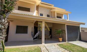 Imagem: Casa Mobiliada de Alto Padrão com Piscina