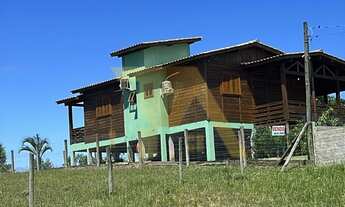 Imagem: Casa com Estilo Rústico e 2 Quartos