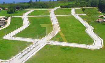 Imagem 5: Terreno de 326m² com Vista para a Lagoa e Infraestrutura Completa