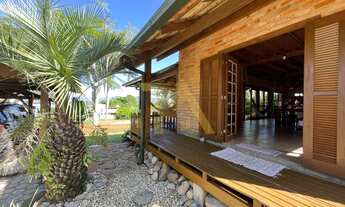 Imagem 6: Casa com Vista para a Lagoa e Piscina