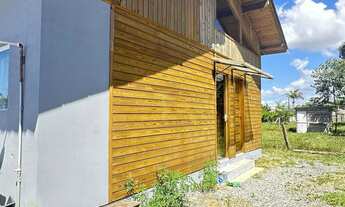 Imagem 4: Casa de Praia em Araçatuba Imbituba com 2 Dormitórios e Terreno Amplo