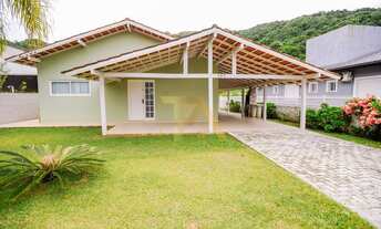 Imagem: Casa com 3 suítes a 200 metros da praia