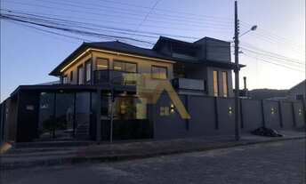 Imagem: Casa de Alto Padrão Mobiliada com Piscina