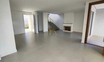 Imagem 3: Casa à venda em Garopaba-SC, Morrinhos: 130 metros do mar, 3 quartos, 1 suíte, 2 salas, 3