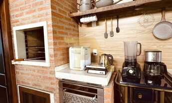 Imagem 4: Casa completa com jacuzzi e acabamentos de alto padrão