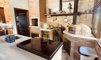 Imagem 6: Casa completa com jacuzzi e acabamentos de alto padrão