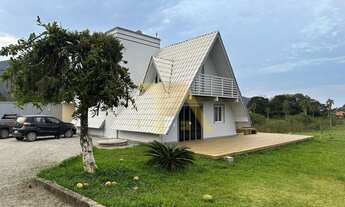 Imagem: Chalé encantador com estilo e conforto