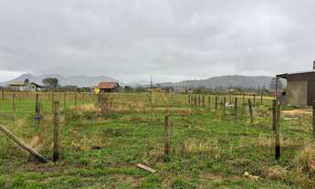 Imagem: Terreno pronto para construir em Sambaqui